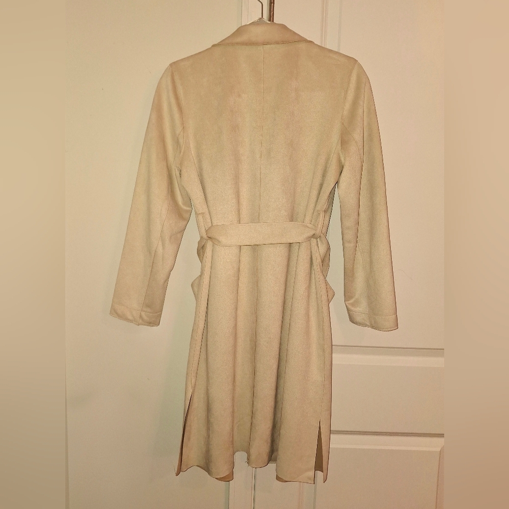 NWT T Tahari Faux Leather Trench In Bone - Picture 5 of 10